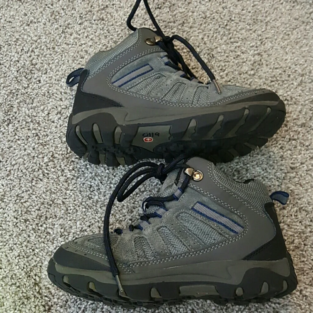 Swiss Gear boy shoes sneakers gray lace up size 1
